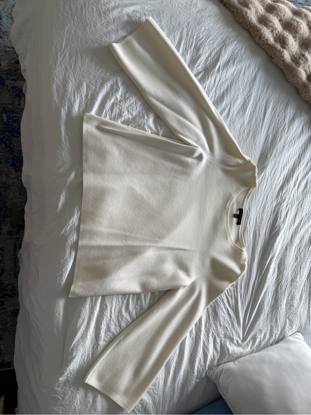 Banana Republic Classic Cream Long-Sleeve Women's Top